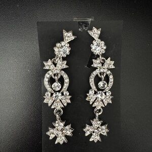 ⚠️Silver Crystal Drop Earrings⚠️